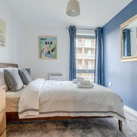 Apartamento Entire Flat In Ealing Londres Exterior foto