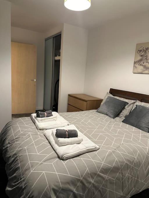 Apartamento Entire Flat In Ealing Londres Exterior foto